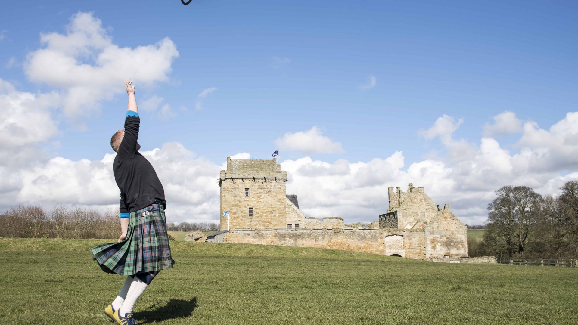 Jamie Barr demonstrating Weight for Height at Balgonie Castle. Jamie Barr demonstrating Weight for Height at Balgonie Castle.